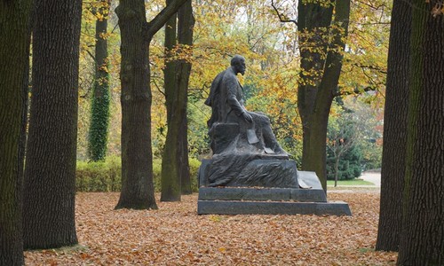 Warszawskie Łazienki - pomnik Henryka Sienkiewicza